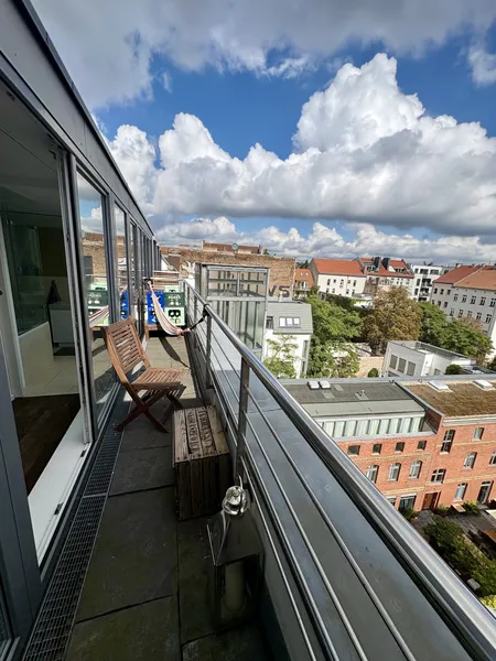 TEMPORARY (BEFRISTET), furnished living in Berlin-Mitte: Penthouse appt. with 2 balconies & kitchen — photo 1